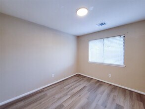 Building Photo - 4626 Jaymar Dr