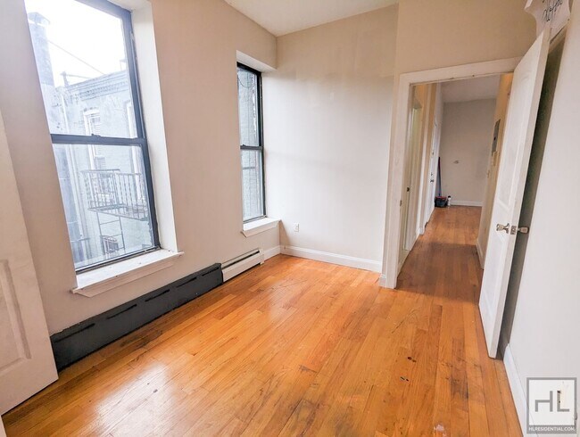 Foto del edificio - 383 W 125th St