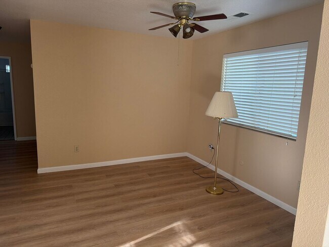 Foto del edificio - Vogt-1519 St. James