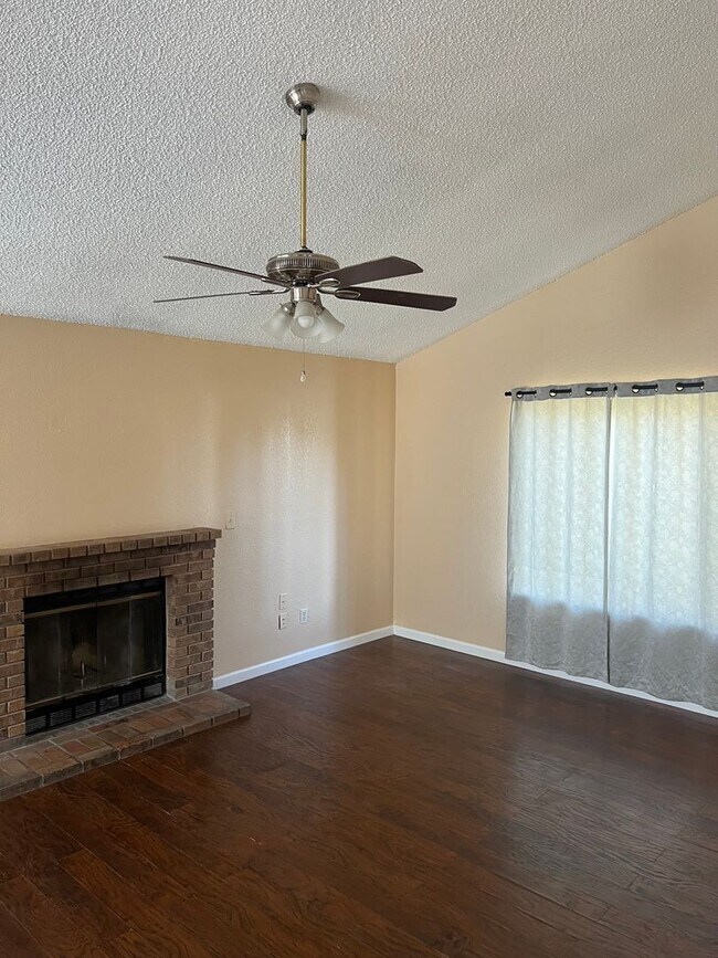 Foto del edificio - Southwest Home Ready to Move In!