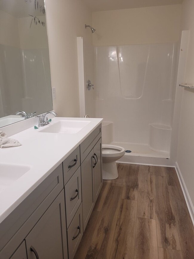 Building Photo - New 2 bedroom home!