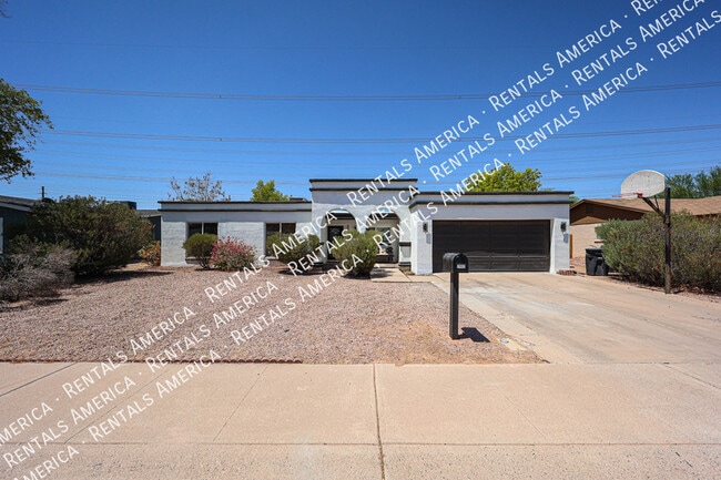 Building Photo - 2902 W Straford Dr