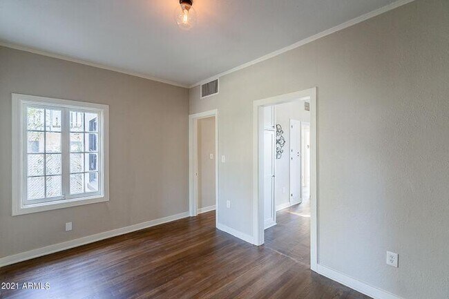 Another front room by Kitchen, possible DR - 91 W Willetta St