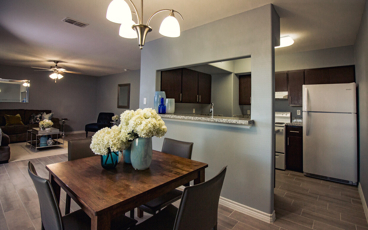 Foto principal - 2320 E Stewart St