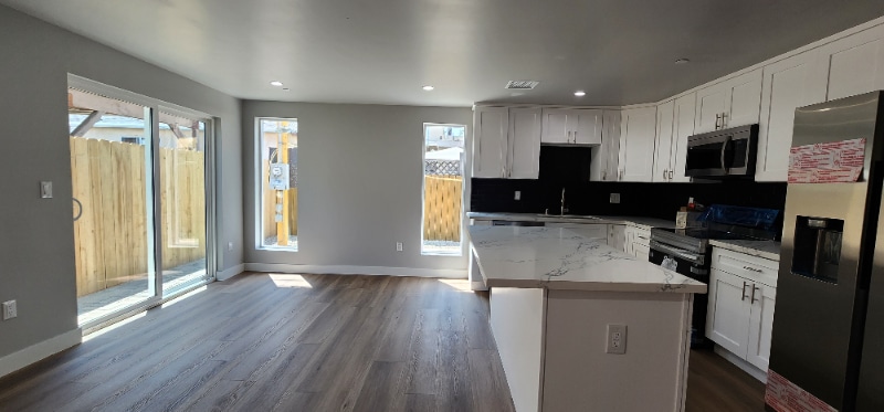 Primary Photo - 2407 Redondo Blvd