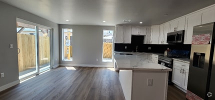 Building Photo - 2407 Redondo Blvd
