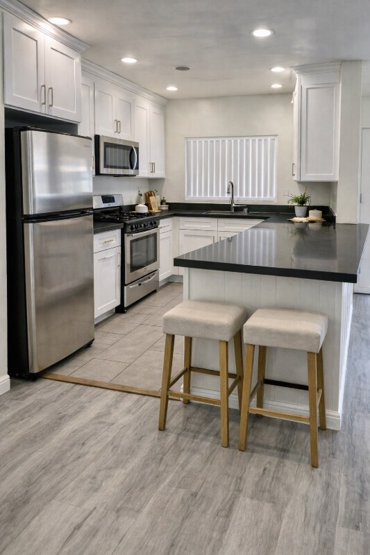 Building Photo - 12755 Vanowen St