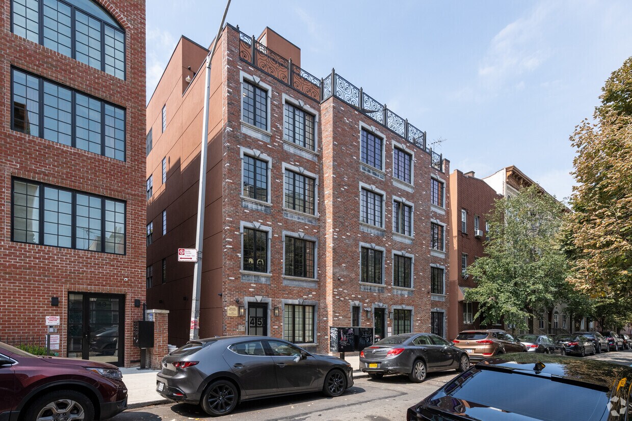 4549 Newel St, Brooklyn, NY 11222 Apartments at 4549 Newel St