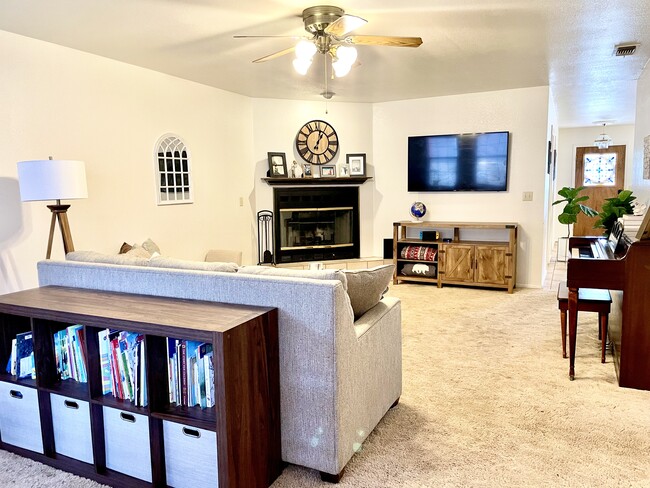 Foto del edificio - 1706 Trevino Ct