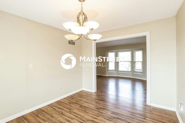 Foto del edificio - 4 Bedroom Pet-Friendly Home in Kansas City...