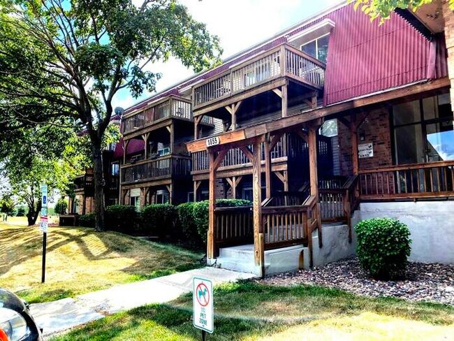 Building Photo - 1855 Tall Oaks Dr
