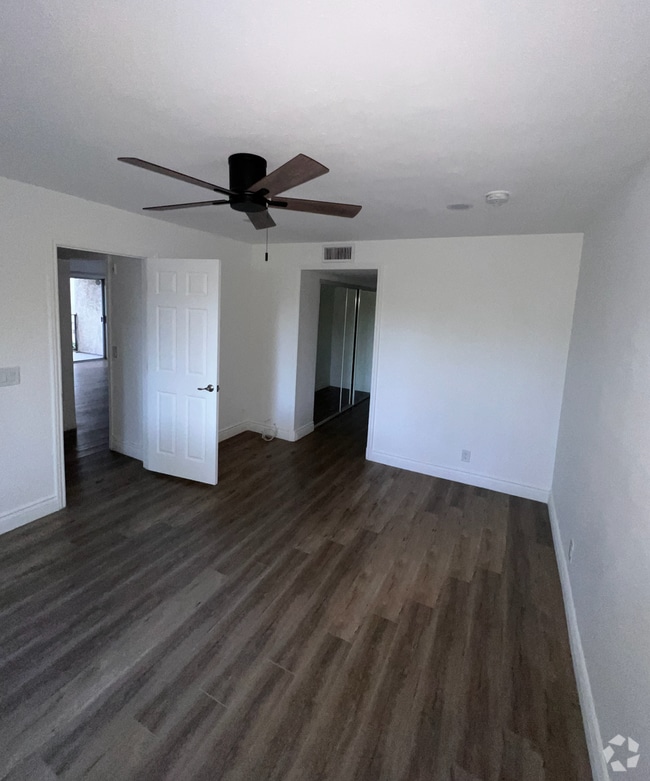 Building Photo - 13925 Sherman Way