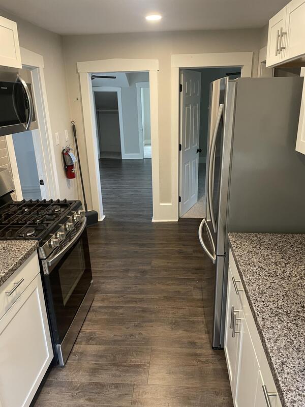Building Photo - 107 Collings Ave