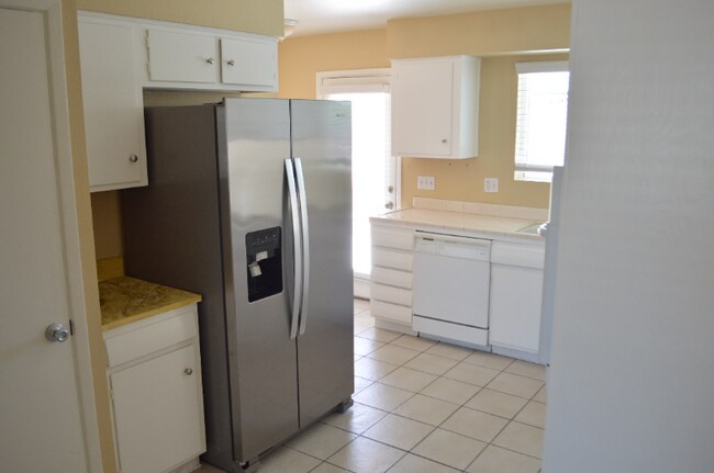 Foto del edificio - 1653 N Circle Dr
