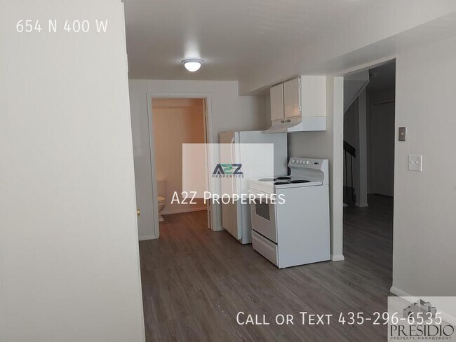 Building Photo - 654 N 400 W St