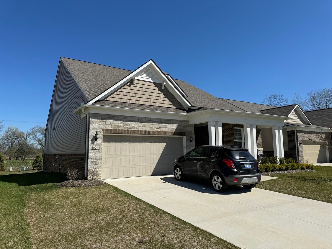 Foto principal - 50044 Norfolk Ct