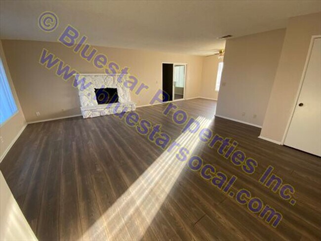 Foto del edificio - Now Available!!!  Single Story Home, Apple Valley With Large Lot