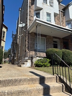 Building Photo - 109 Douglass St