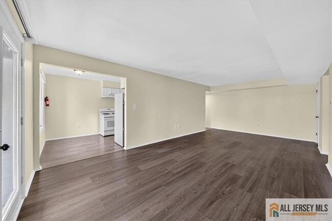Building Photo - 710 Peach St