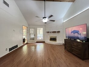 Building Photo - 6721 Bartay Dr