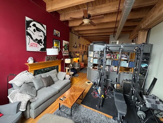 Foto del edificio - 1733 W Irving Park Rd