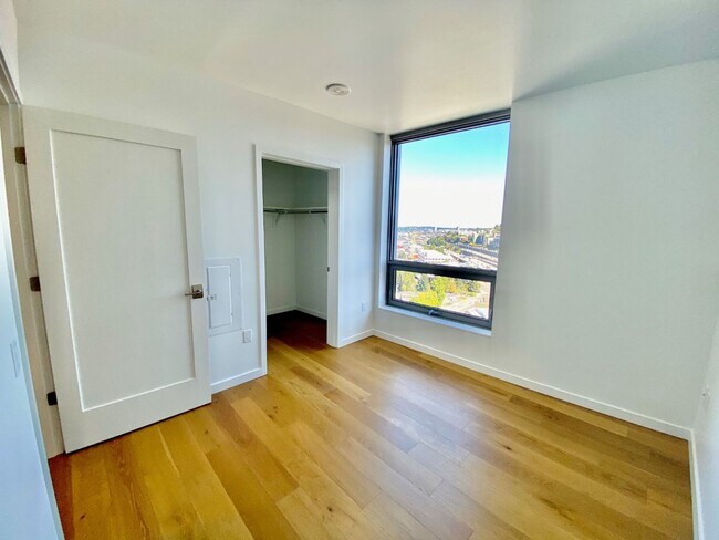 Building Photo - 2Bd/2Ba Seattle Condo