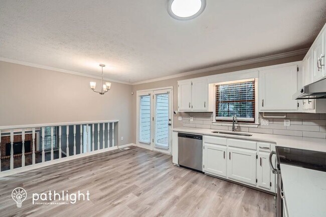 Building Photo - 1545 Glenfield Dr