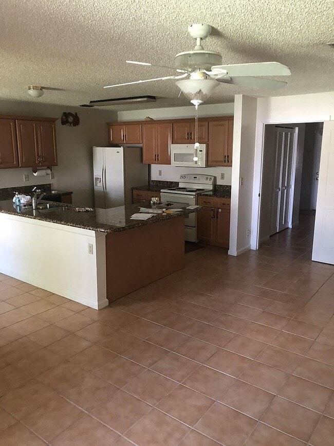 Building Photo - 154 Sunflower Cir