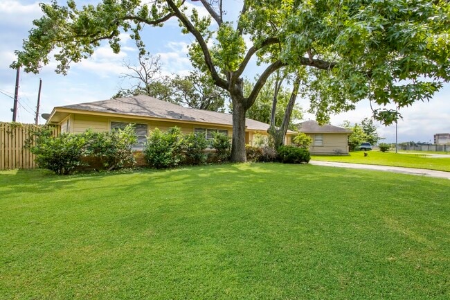 Foto del edificio - 13226 Rockglen St