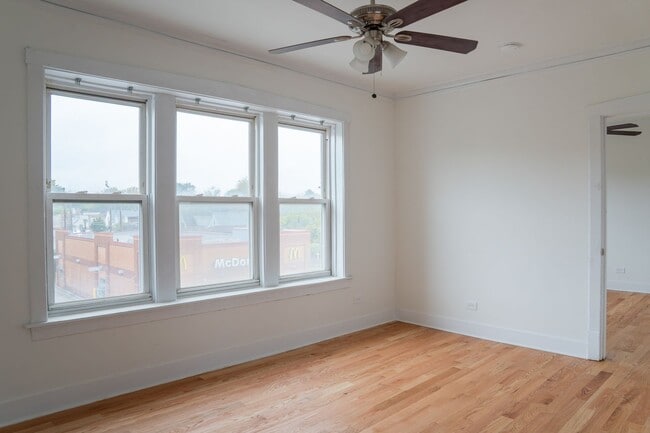 Foto del edificio - Albany Park - 1 Bed / 1 Bath - Dog Friendly