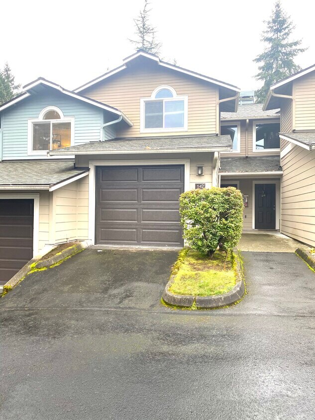 Primary Photo - 4356 W Lake Sammamish Pky SE