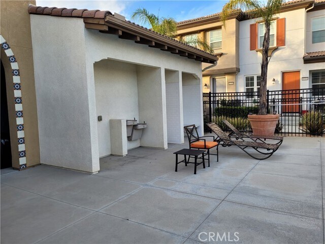 Building Photo - 40448 Calle Real