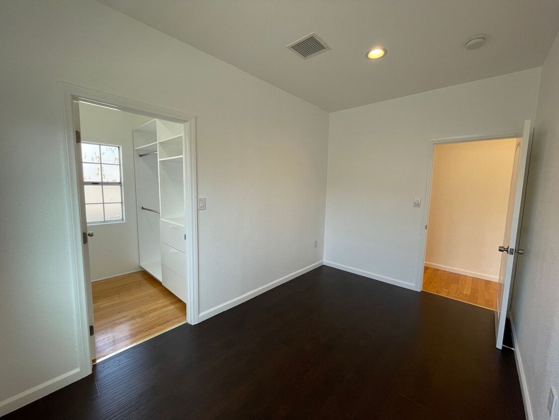 Foto principal - 1719 WELLESLEY AVENUE