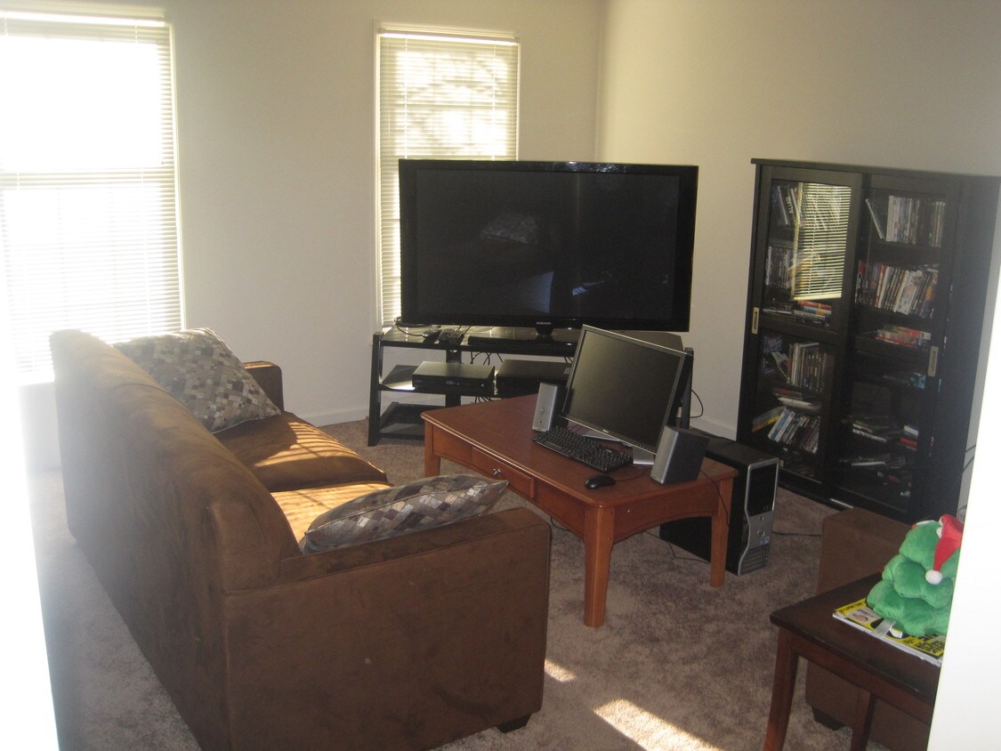 Foto del edificio - 6342 Darlington Dr