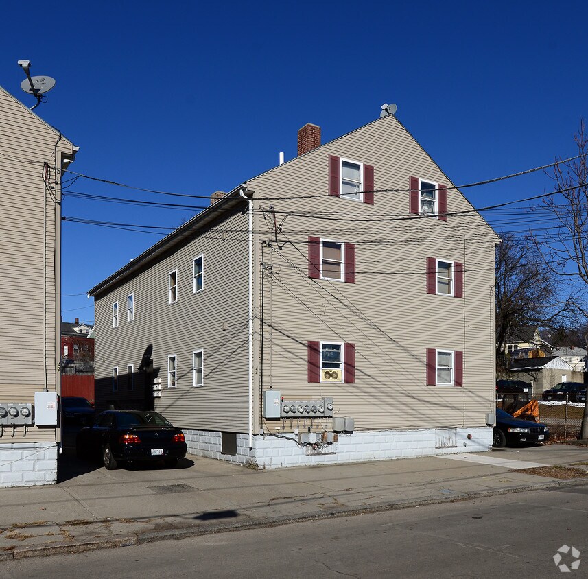 Foto principal - 44 Chaffee St