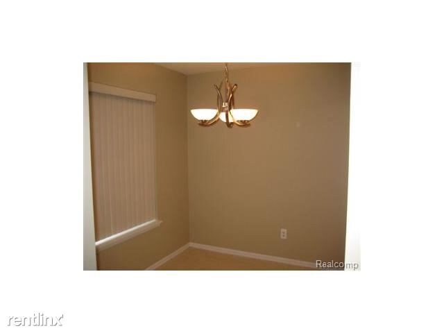 Foto del edificio - 28129 Franklin Rd