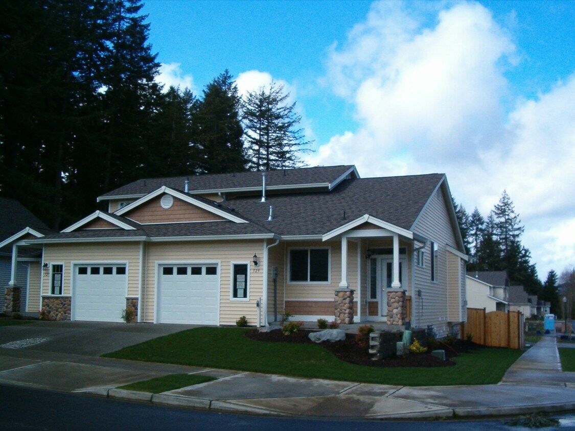 527 Roycroft Dr NW, Olympia, WA 98502 Townhome Rentals in Olympia WA