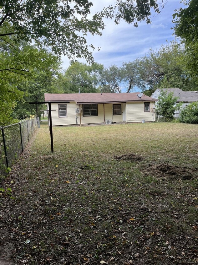 Primary Photo - 712 N L St