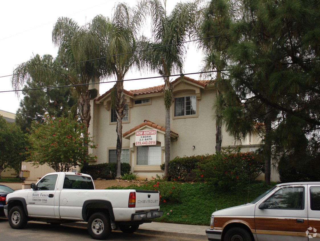 Foto del edificio - La Mesa Colony Townhomes