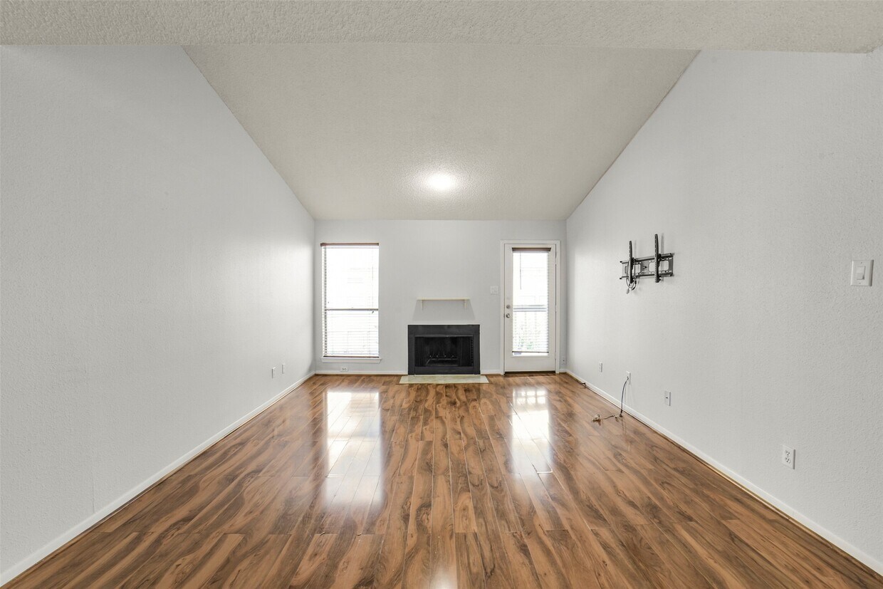 Building Photo - 2277 S Kirkwood Rd