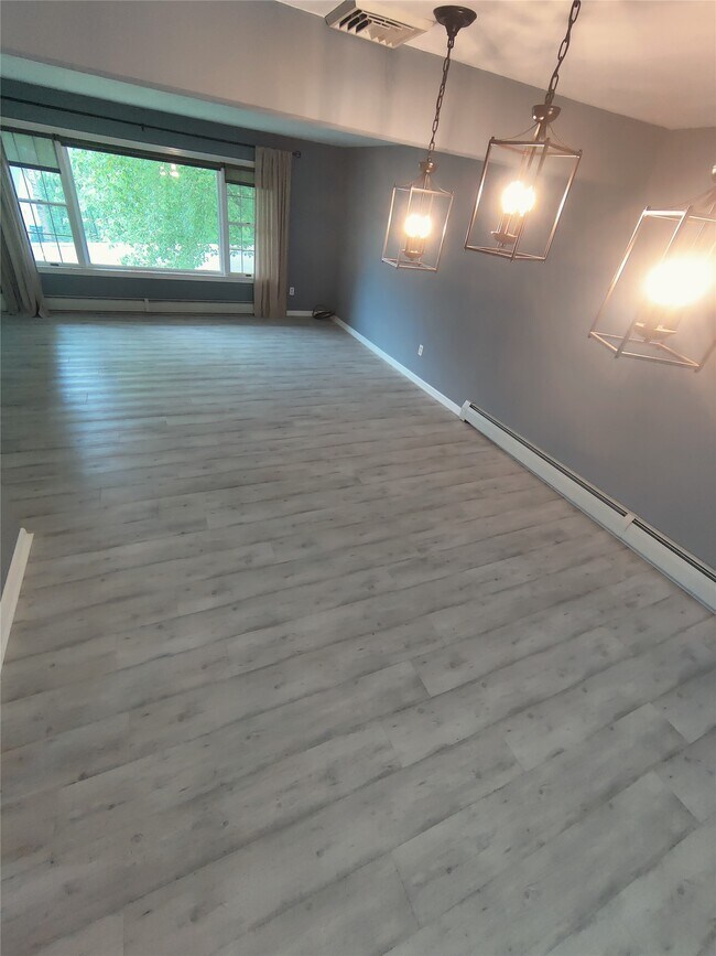 Foto del edificio - 4244 Emerson Pl