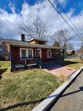 Building Photo - 50 Jarrett St