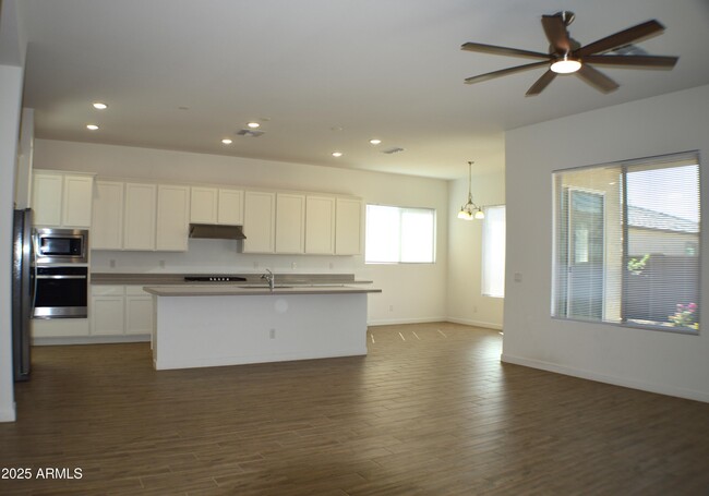 Foto del edificio - 22621 E Lords Wy