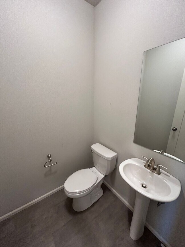 Foto del edificio - Well Maintained 3 Bedroom, 2 Bath House in McMinnville