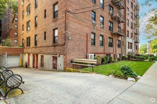 Building Photo - 14130 84th Rd