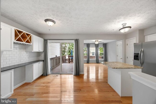 Foto del edificio - 2716 Mapleview Ct