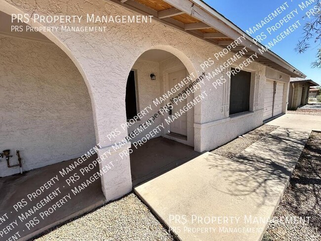 Photo - 5309 S River Dr- House