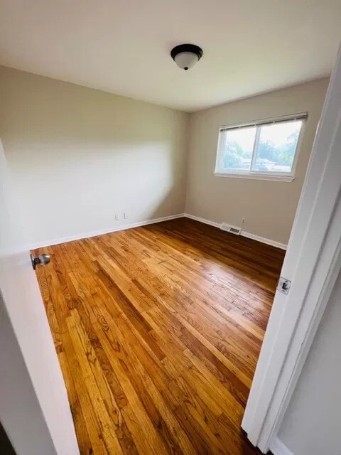 Foto del edificio - 1236 Holmes Rd