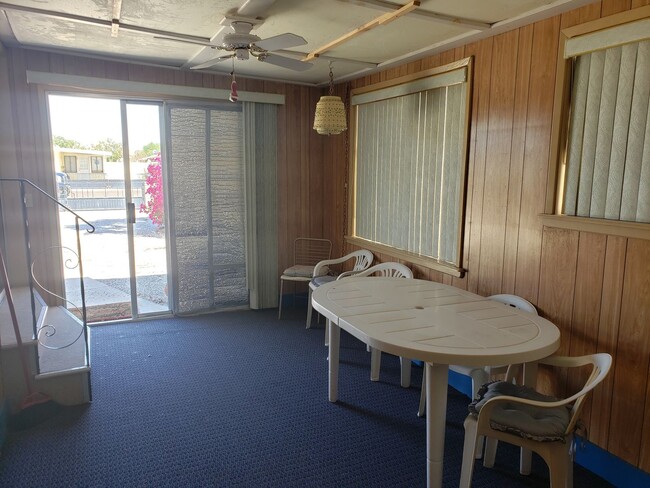 Foto del edificio - Park Model for Lease