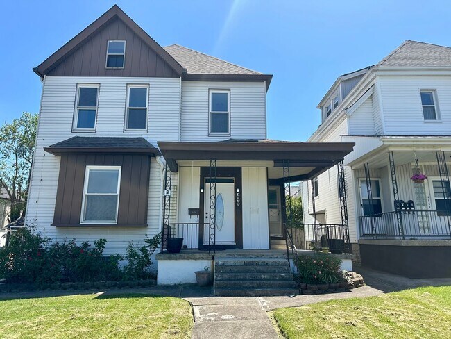 Foto del edificio - Norwood- Adorable Duplex with ample space ...